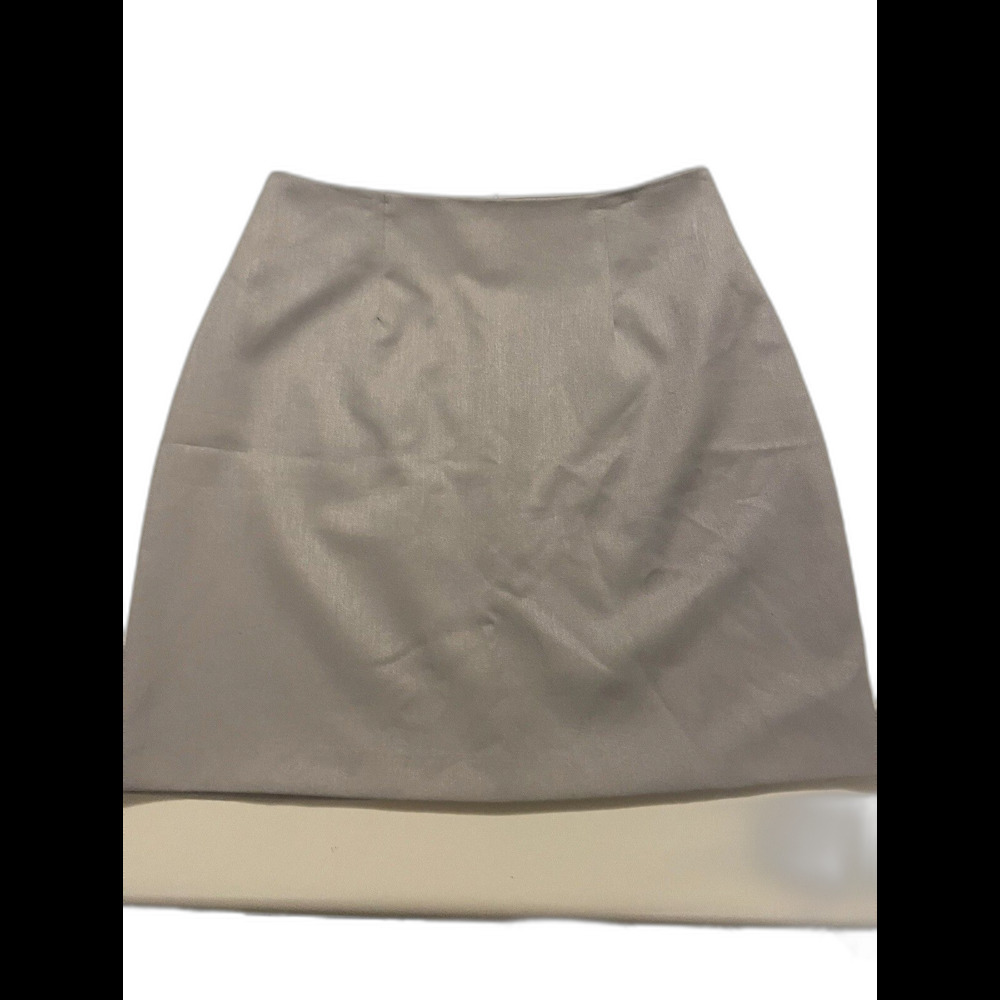 Bentley women’s size 9/10 khaki short skirt with rear zipper